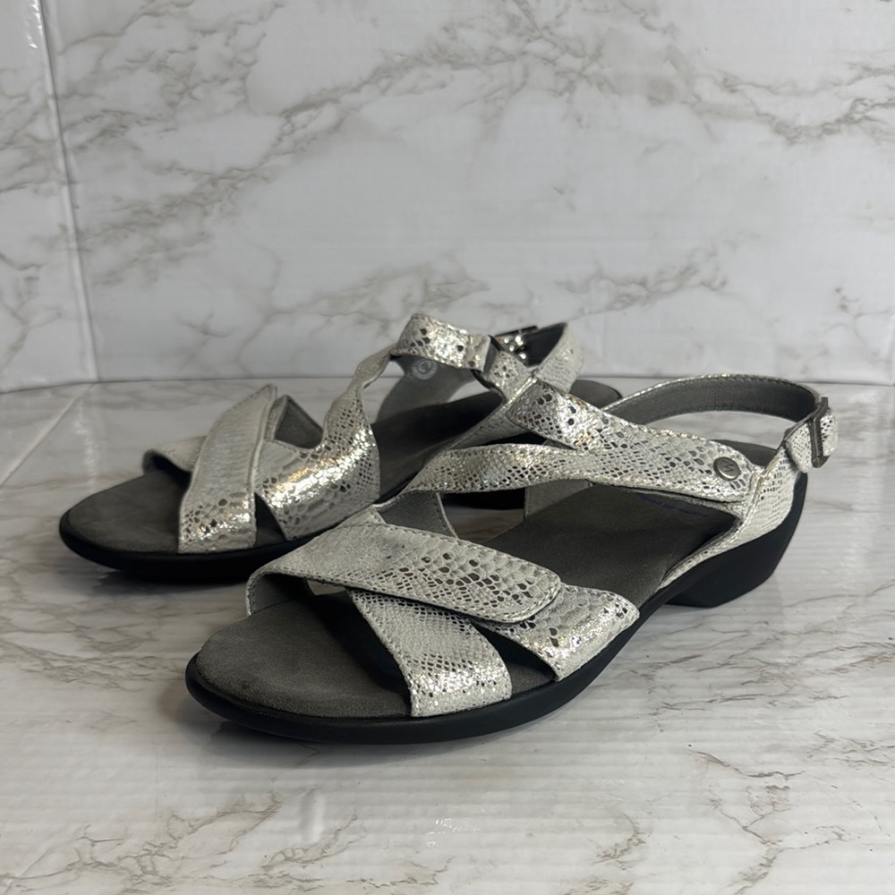 Wolky ladies comfort slip on sandals size 9.5 leather
